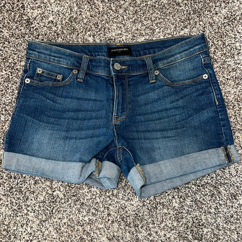 Banana Republic - size 26/2- Women’s shorts